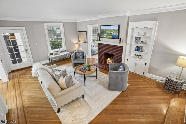 25 Burnett Ter, Maplewood Twp., NJ 07040