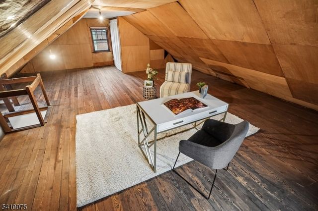 25 Burnett Ter, Maplewood Twp., NJ 07040