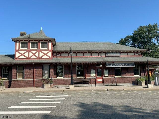 25 Burnett Ter, Maplewood Twp., NJ 07040