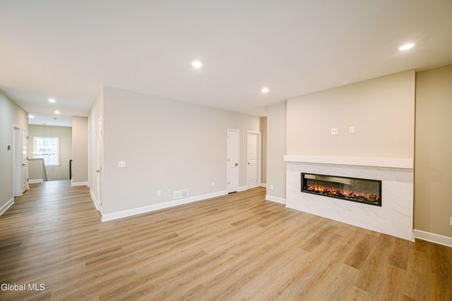 18 Reed's Hollow, Saratoga Springs, NY 12866