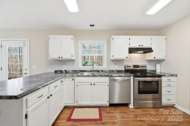 810 Mt Vernon Road, Woodleaf, NC 27054