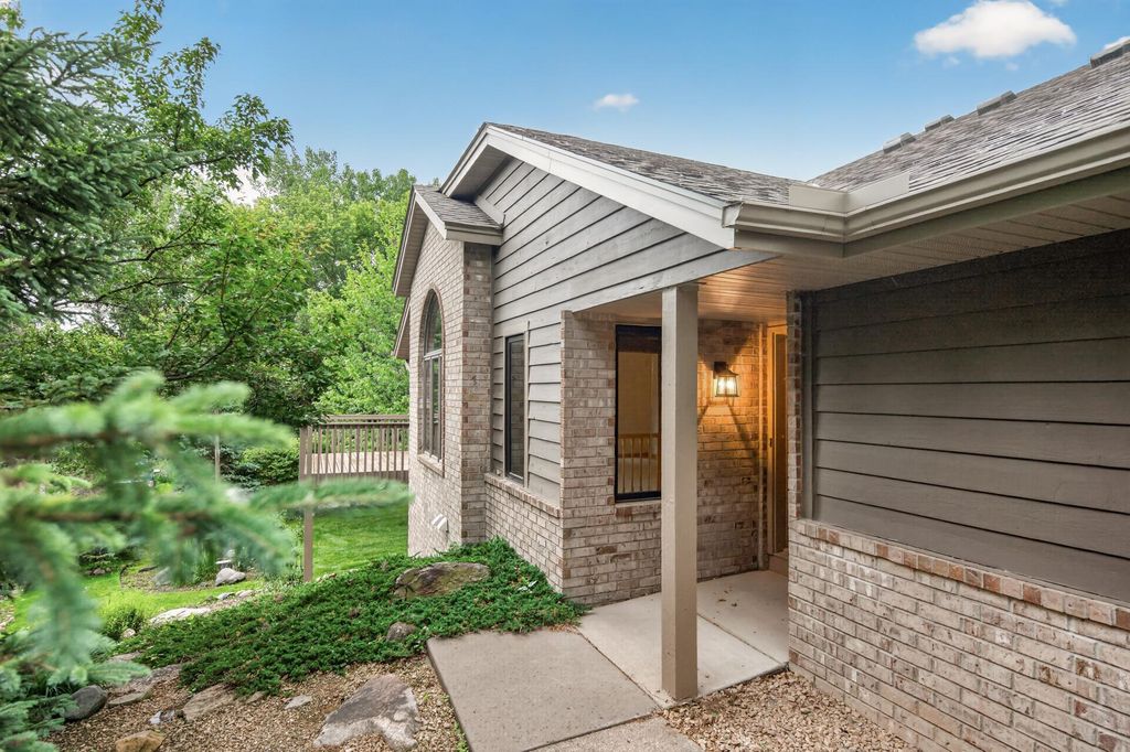 18137 Judicial Way S, Lakeville, MN 55044 — exterior