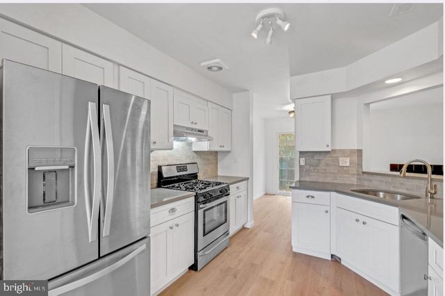 645 PALMER LN, Morrisville, PA 19067