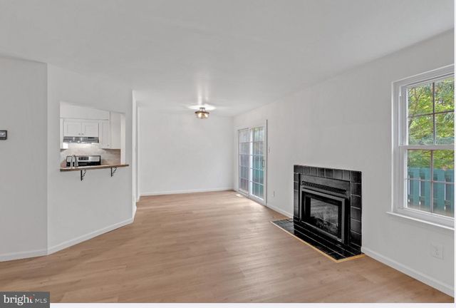 645 PALMER LN, Morrisville, PA 19067