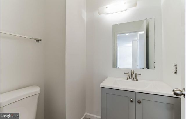 645 PALMER LN, Morrisville, PA 19067