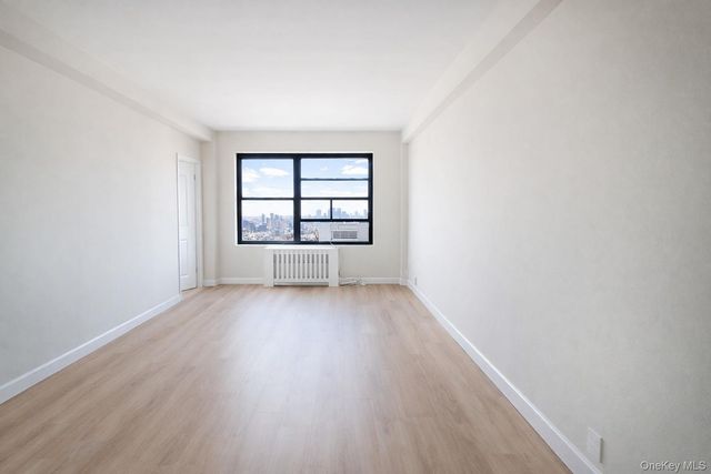 6434 102 st 9D, Rego Park, NY 11374