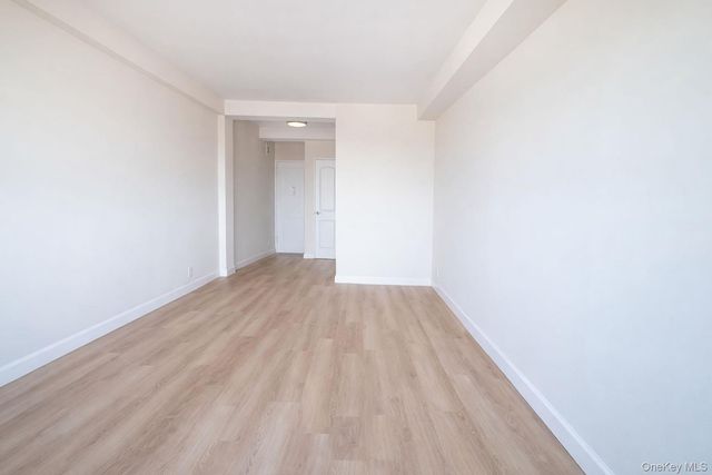6434 102 st 9D, Rego Park, NY 11374
