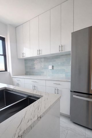 6434 102 st 9D, Rego Park, NY 11374