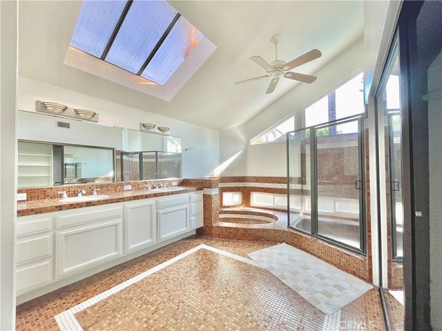 10 Ramada, Irvine, CA 92620
