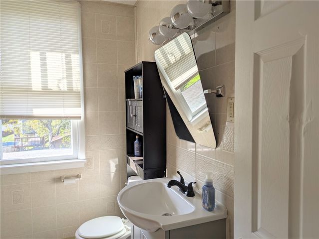 717 George St, Scottdale, PA 15683