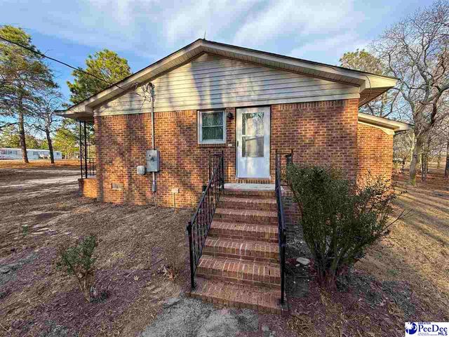 1413 E Old Camden Rd., Hartsville, SC 29550