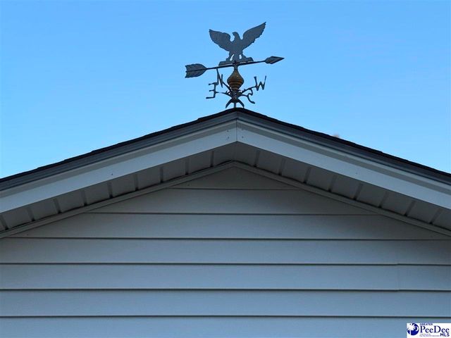 1413 E Old Camden Rd., Hartsville, SC 29550