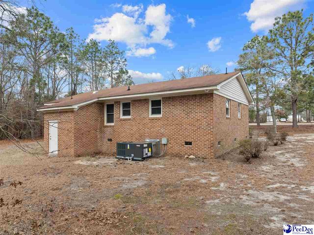 1413 E Old Camden Rd., Hartsville, SC 29550