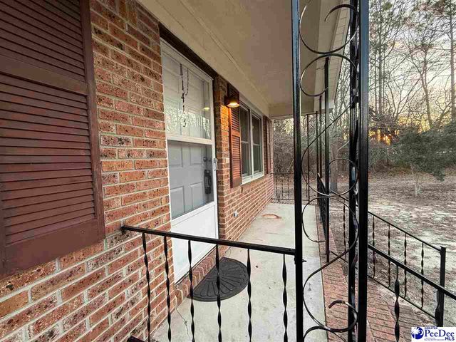 1413 E Old Camden Rd., Hartsville, SC 29550