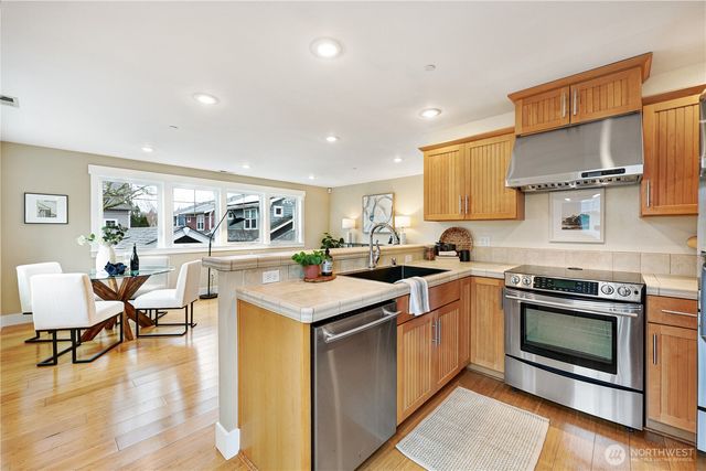 6309 30th Avenue SW, Seattle, WA 98126