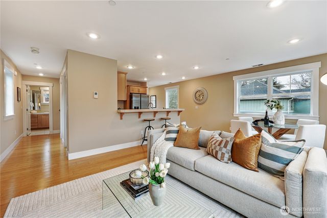 6309 30th Avenue SW, Seattle, WA 98126