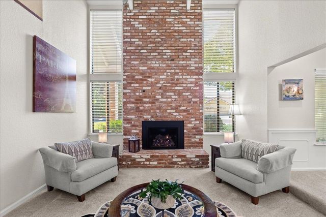 7637 N Cheryl Avenue, Fresno, CA 93711