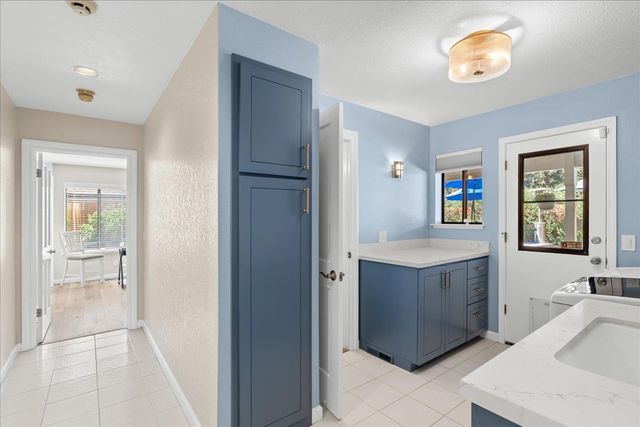 7637 N Cheryl Avenue, Fresno, CA 93711