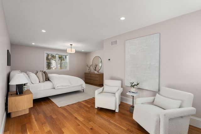 150 Country Club Rd, Newton, MA 02459