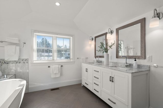 150 Country Club Rd, Newton, MA 02459