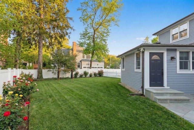 150 Country Club Rd, Newton, MA 02459