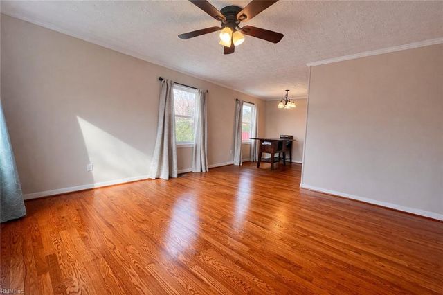 201 Courtney DR, Hampton, VA 23669