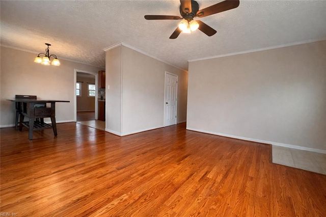 201 Courtney DR, Hampton, VA 23669