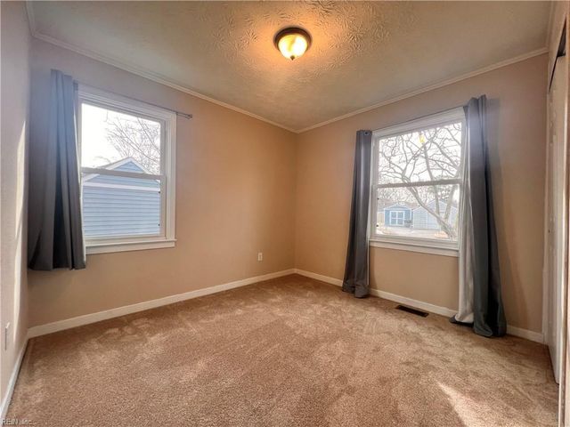 201 Courtney DR, Hampton, VA 23669