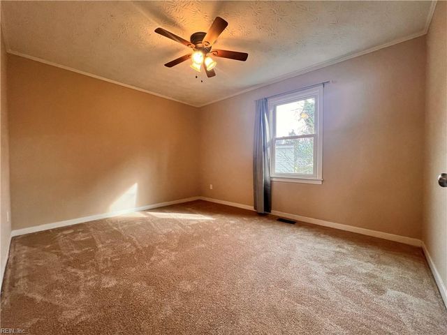 201 Courtney DR, Hampton, VA 23669