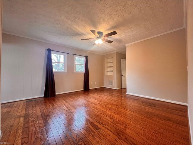 201 Courtney DR, Hampton, VA 23669