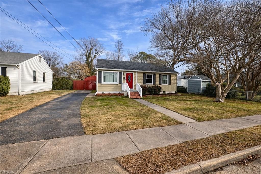 201 Courtney DR, Hampton, VA 23669