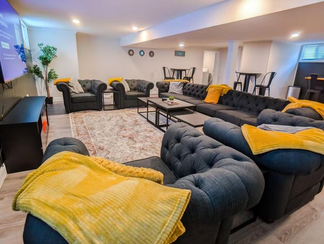 6599 Riverside Drive, Powell, OH 43065