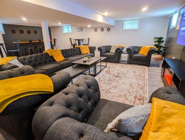 6599 Riverside Drive, Powell, OH 43065