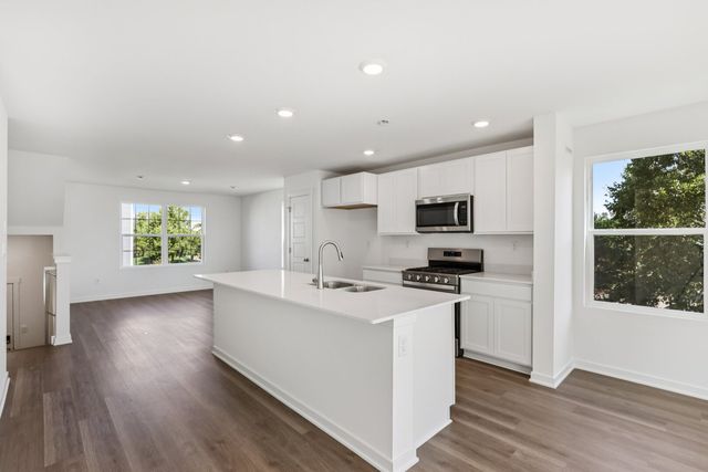 901 Briar Glen Court, Hampshire, IL 60140