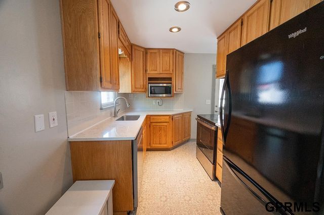 2431 S 15Th Street, Lincoln, NE 68502