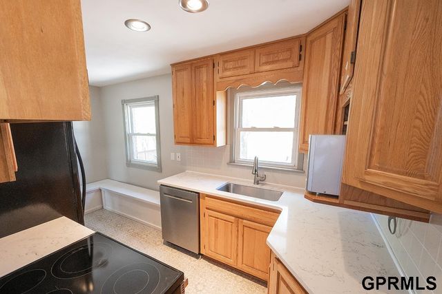 2431 S 15Th Street, Lincoln, NE 68502