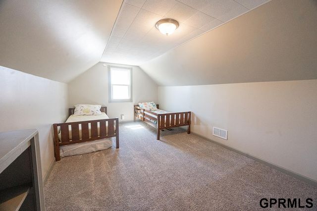 2431 S 15Th Street, Lincoln, NE 68502