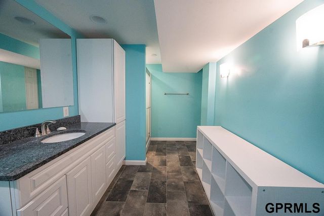 2431 S 15Th Street, Lincoln, NE 68502