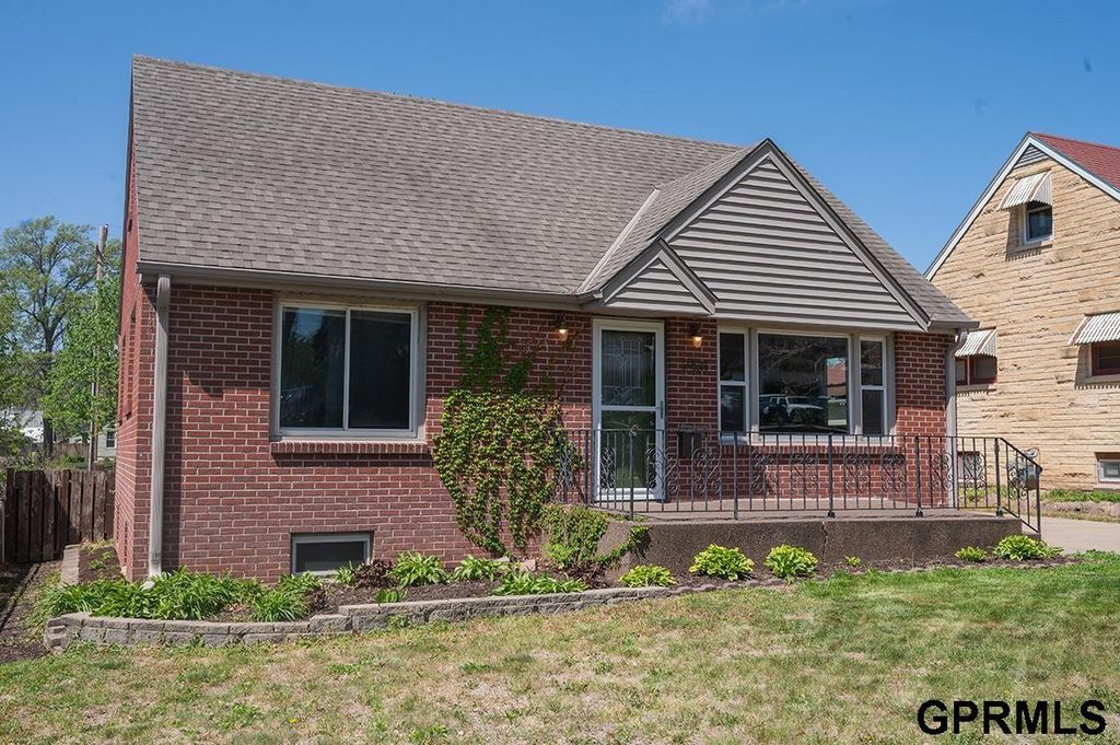 2431 S 15Th Street, Lincoln, NE 68502