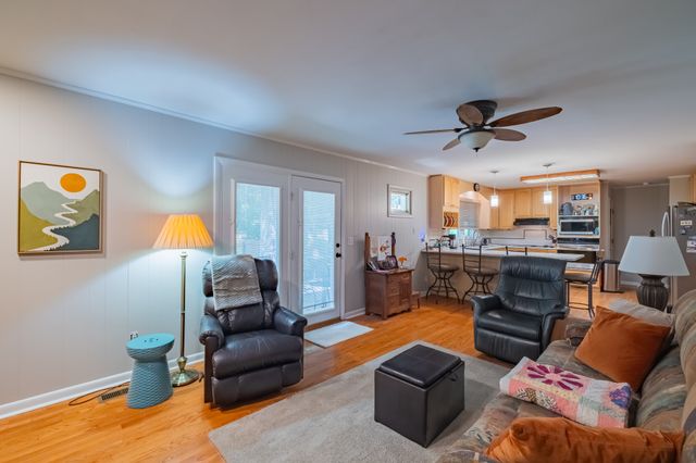 101 Crestwood Dr, Tullahoma, TN 37388