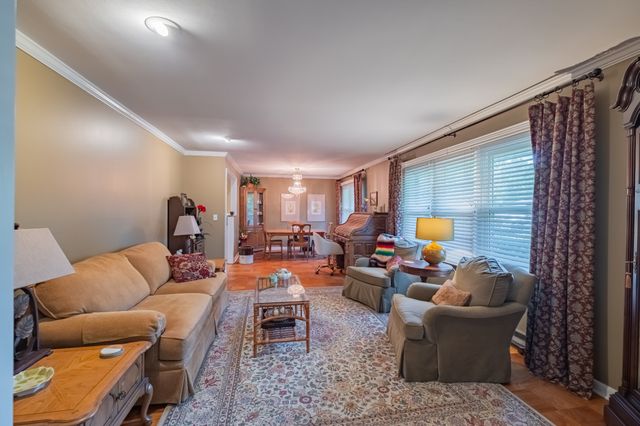 101 Crestwood Dr, Tullahoma, TN 37388