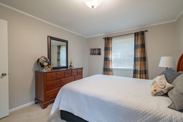 101 Crestwood Dr, Tullahoma, TN 37388
