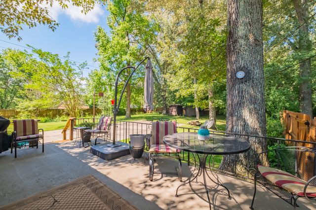 101 Crestwood Dr, Tullahoma, TN 37388