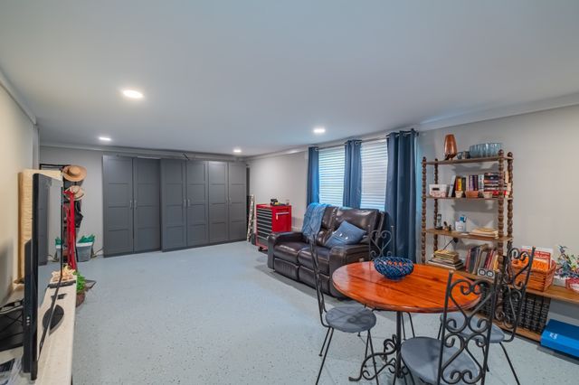 101 Crestwood Dr, Tullahoma, TN 37388