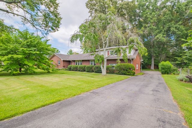 101 Crestwood Dr, Tullahoma, TN 37388