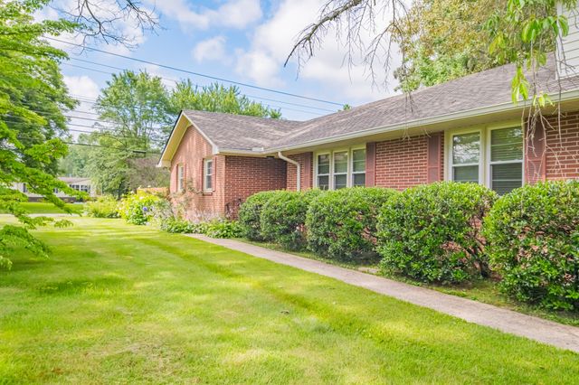 101 Crestwood Dr, Tullahoma, TN 37388