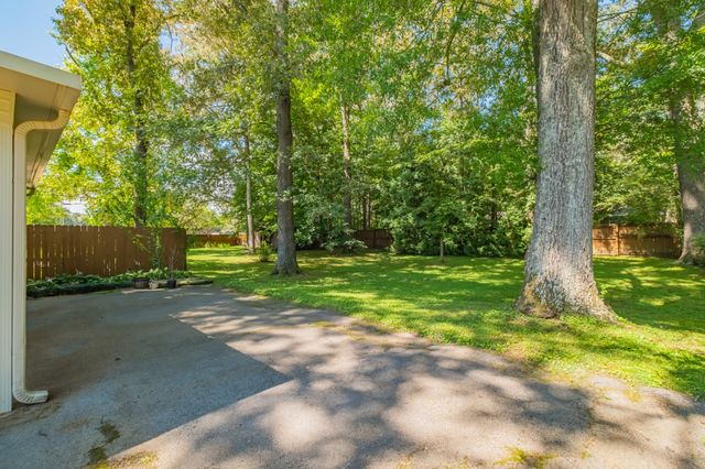 101 Crestwood Dr, Tullahoma, TN 37388