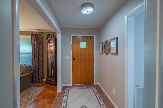 101 Crestwood Dr, Tullahoma, TN 37388