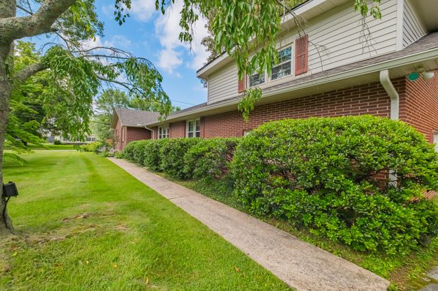 101 Crestwood Dr, Tullahoma, TN 37388