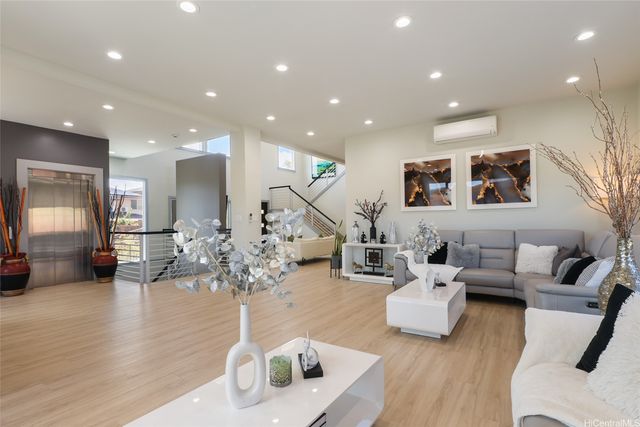 92-1176 Pueonani Street, Kapolei, HI 96707